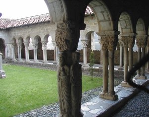 Clo�tre de Saint-Bertrand